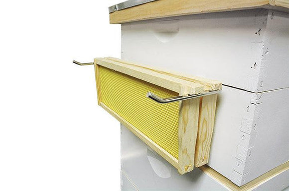 Mann Lake Bee Frame Perch (4.00 x 7.60 x 18.60 inches)